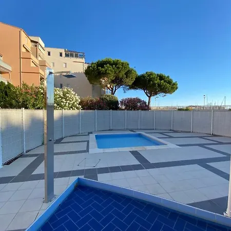 Le Pharo Avec Piscine شقة